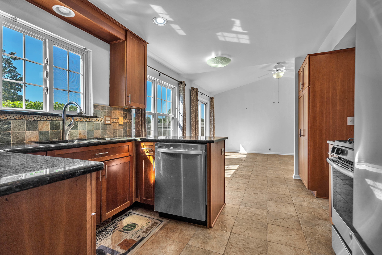 72 Wilton Lane, Mundelein, IL 60060