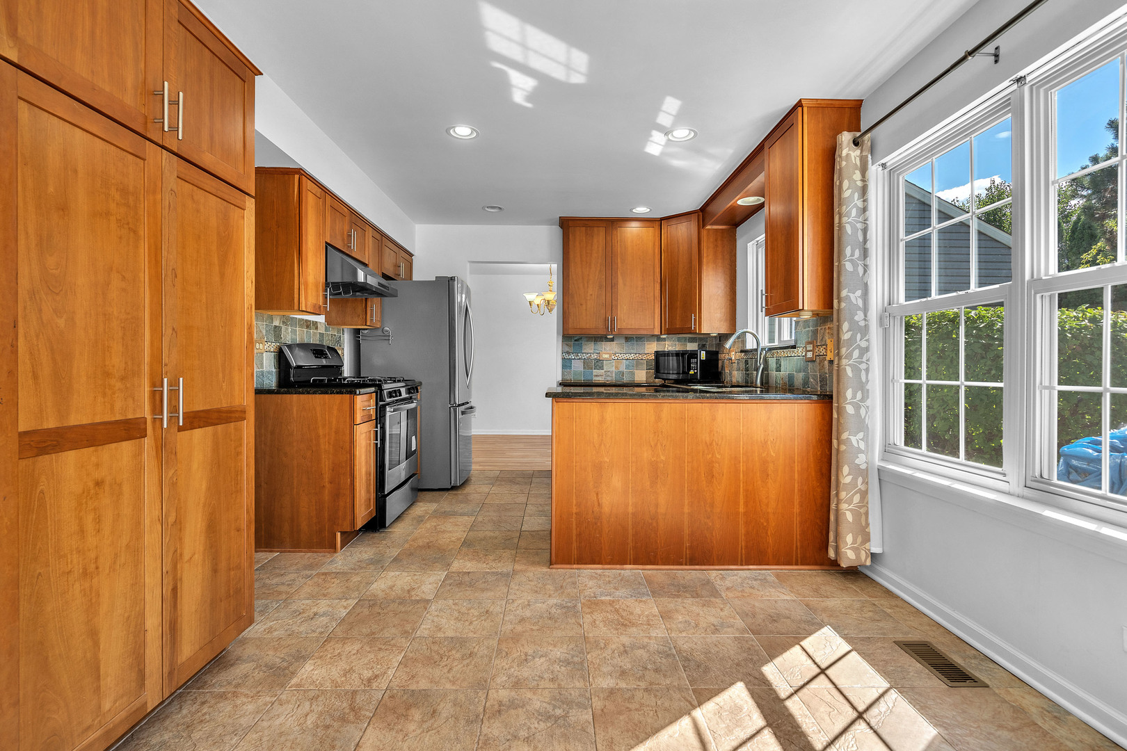 72 Wilton Lane, Mundelein, IL 60060