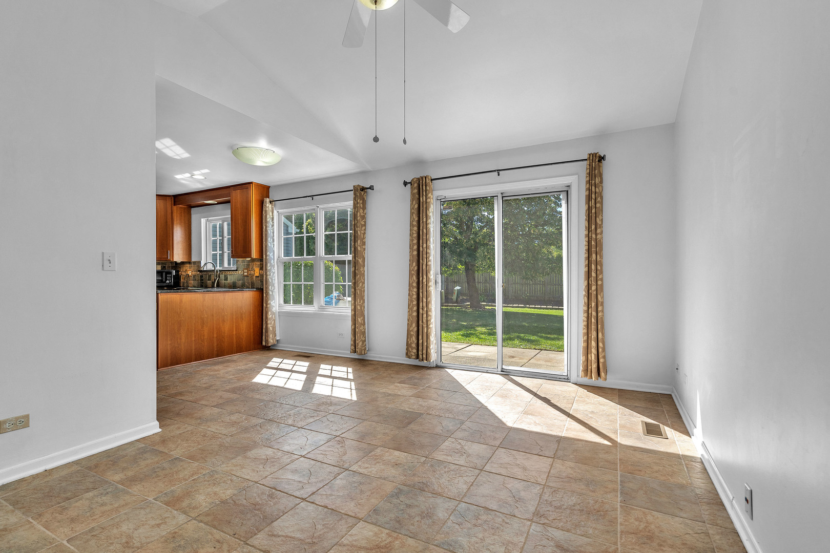 72 Wilton Lane, Mundelein, IL 60060