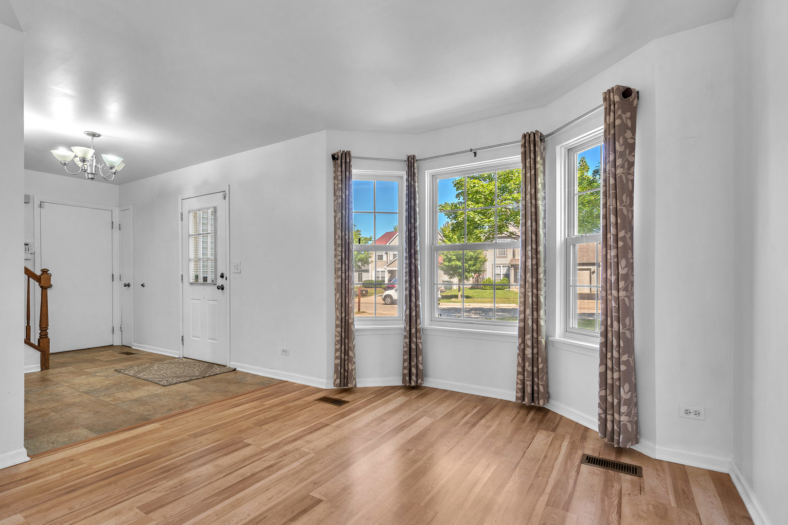 72 Wilton Lane, Mundelein, IL 60060