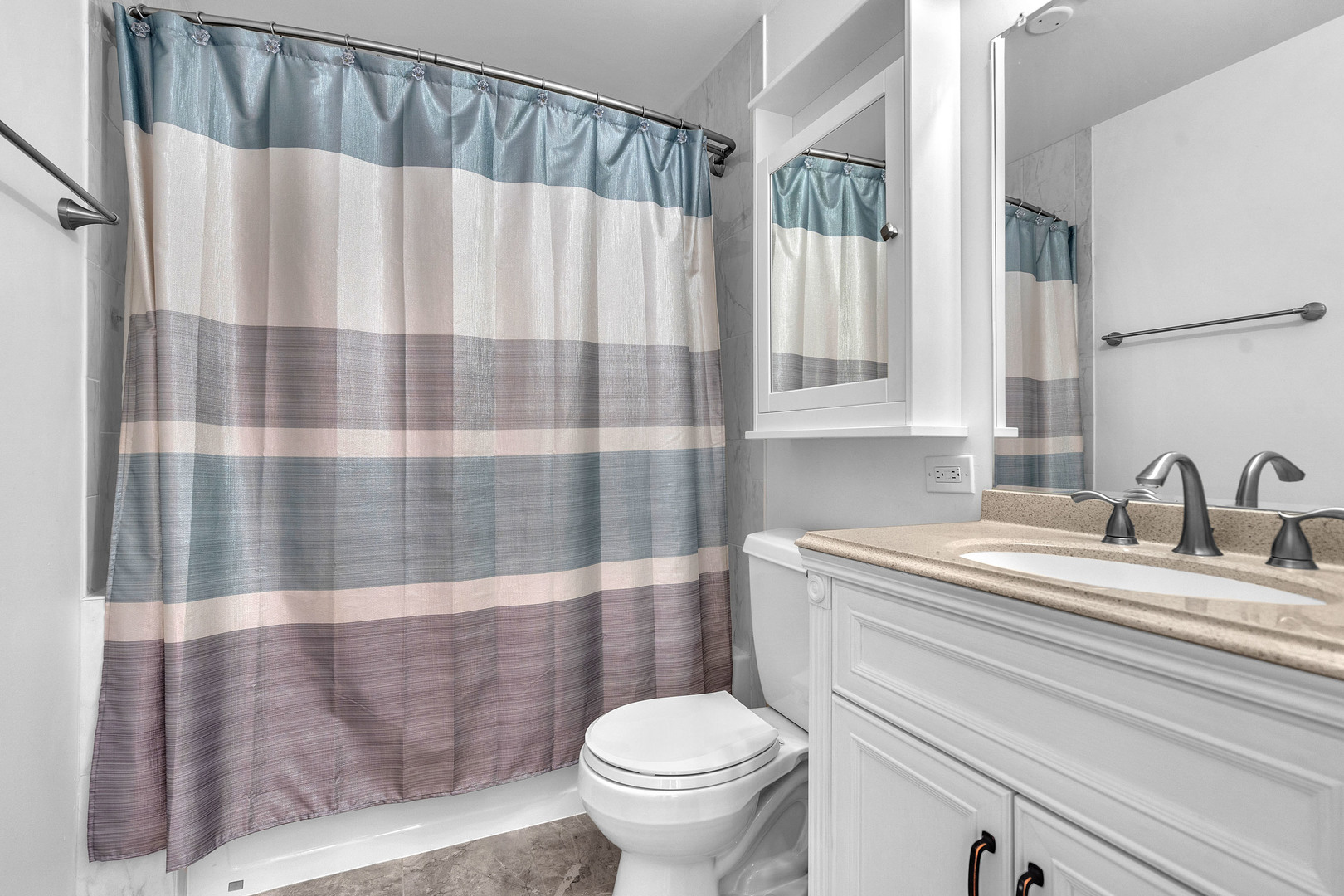 72 Wilton Lane, Mundelein, IL 60060