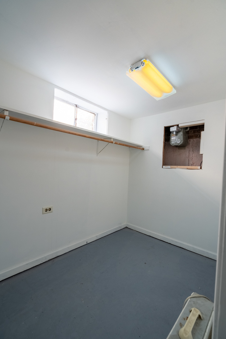 2166 Laura Lane, Des Plaines, IL 60018