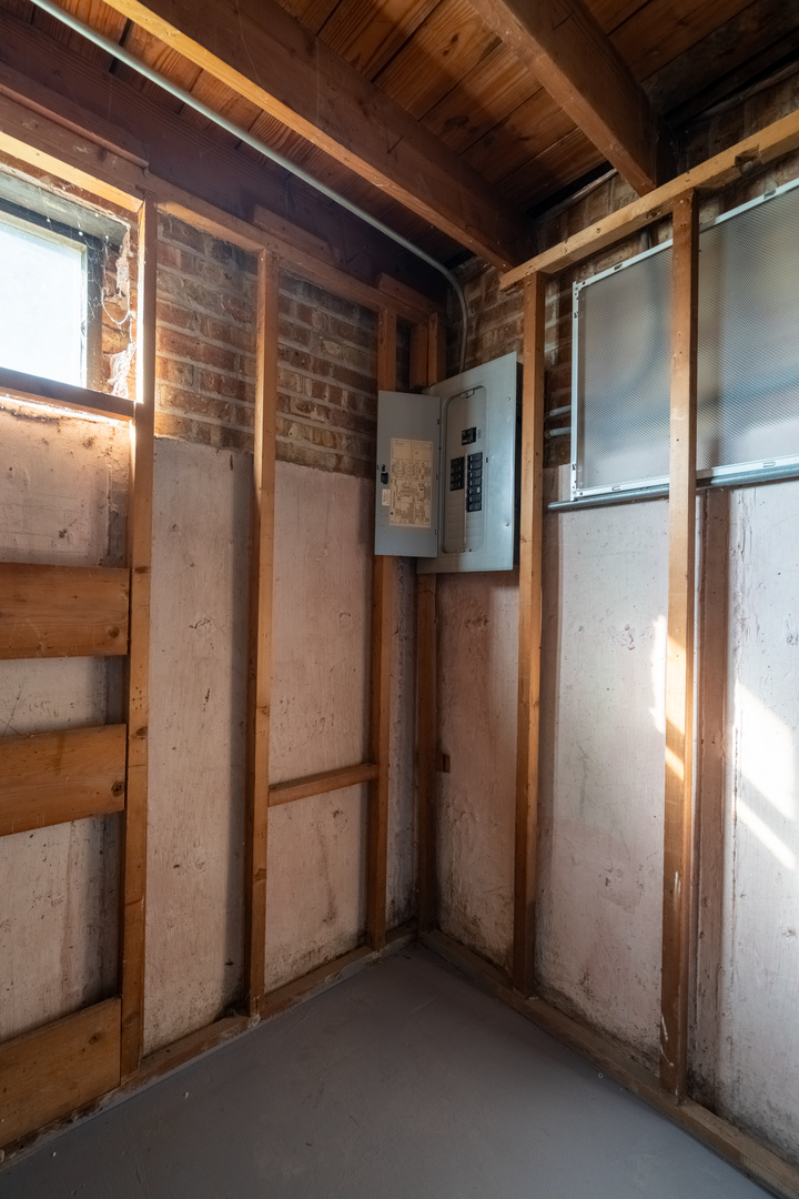 2166 Laura Lane, Des Plaines, IL 60018