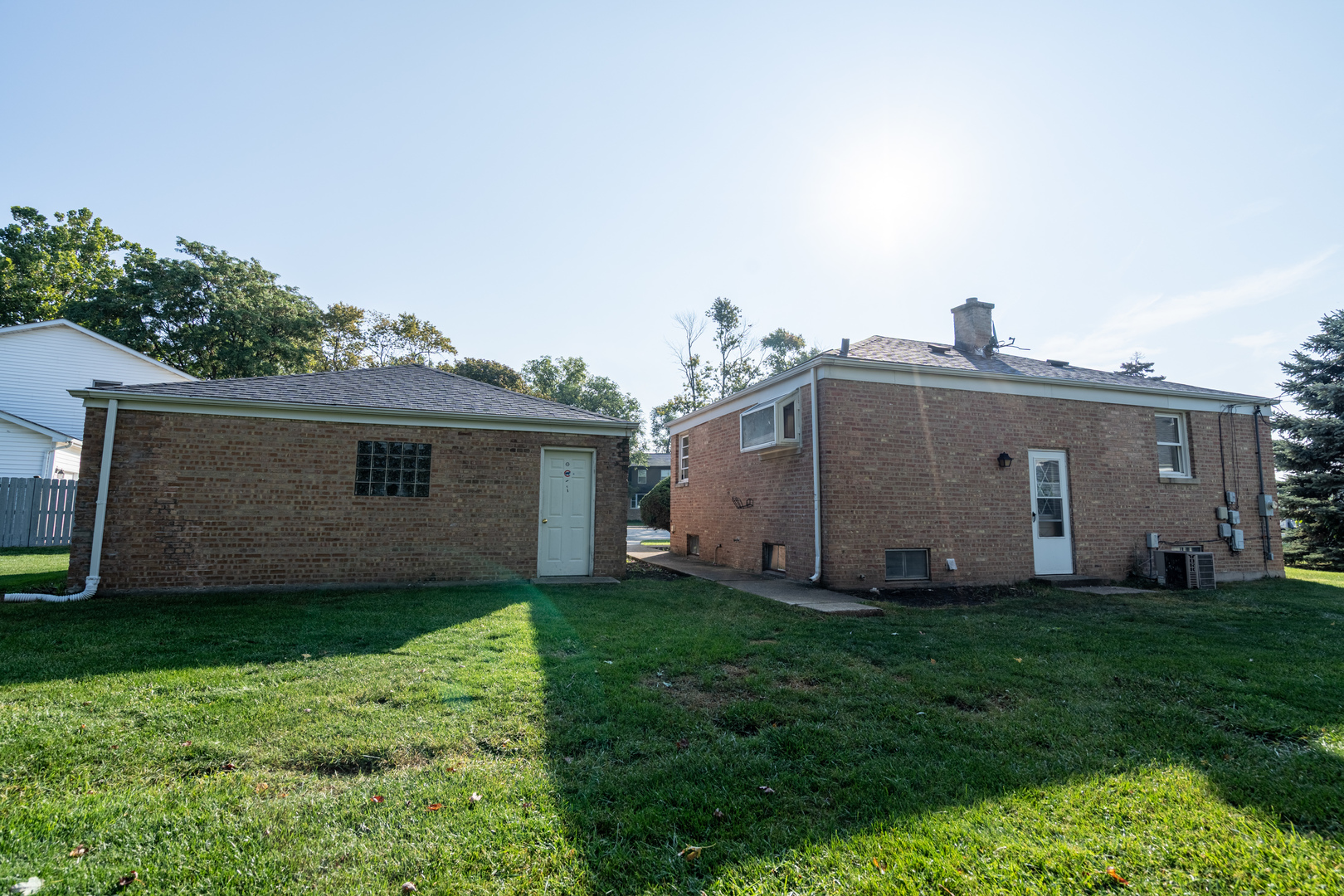 2166 Laura Lane, Des Plaines, IL 60018