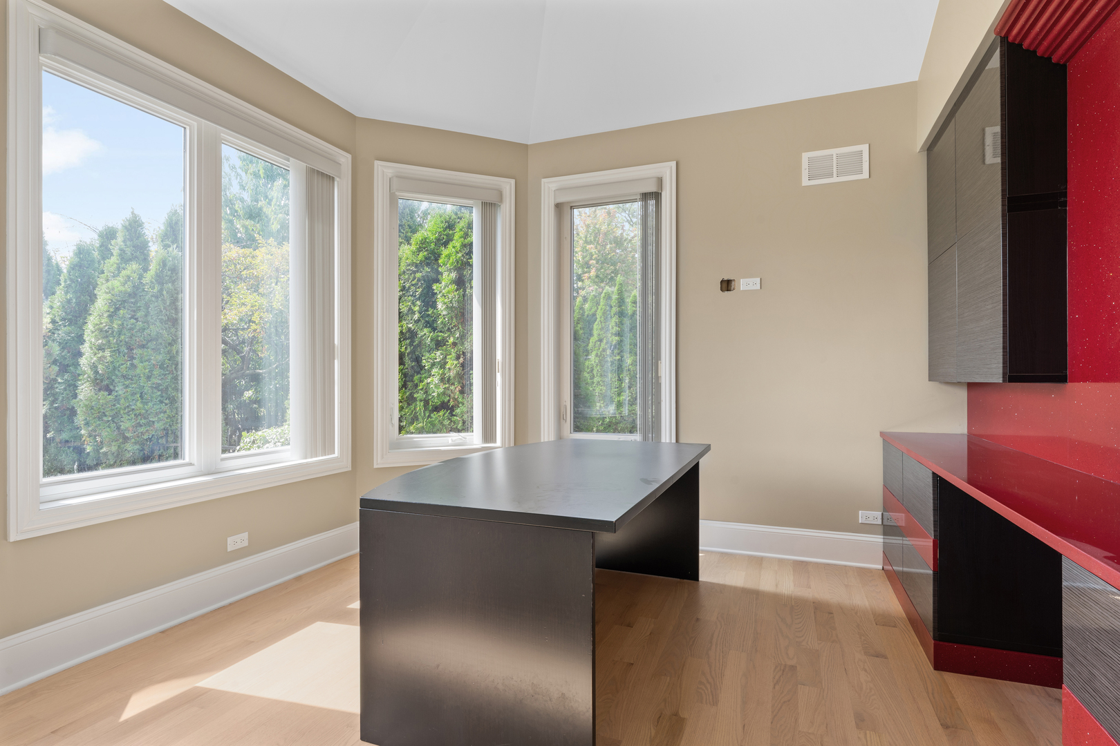 1184 Prospect Lane, Des Plaines, IL 60018