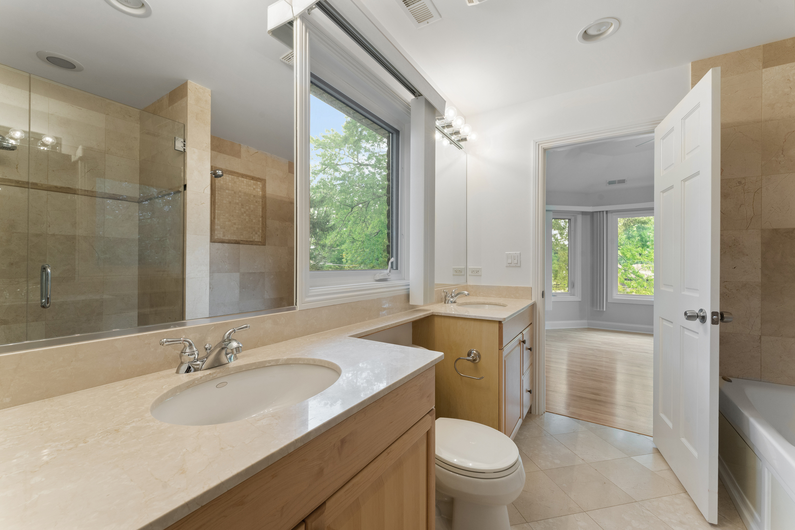1184 Prospect Lane, Des Plaines, IL 60018