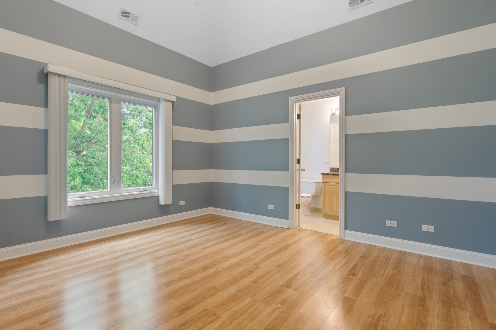 1184 Prospect Lane, Des Plaines, IL 60018
