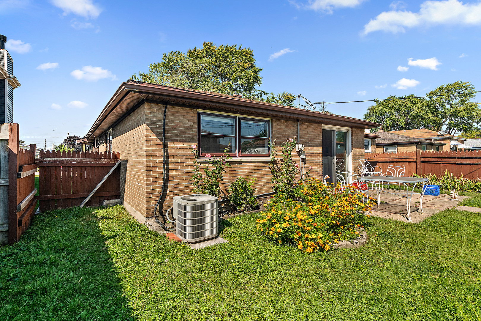 12917 S Marquette Avenue, Chicago, IL 60633