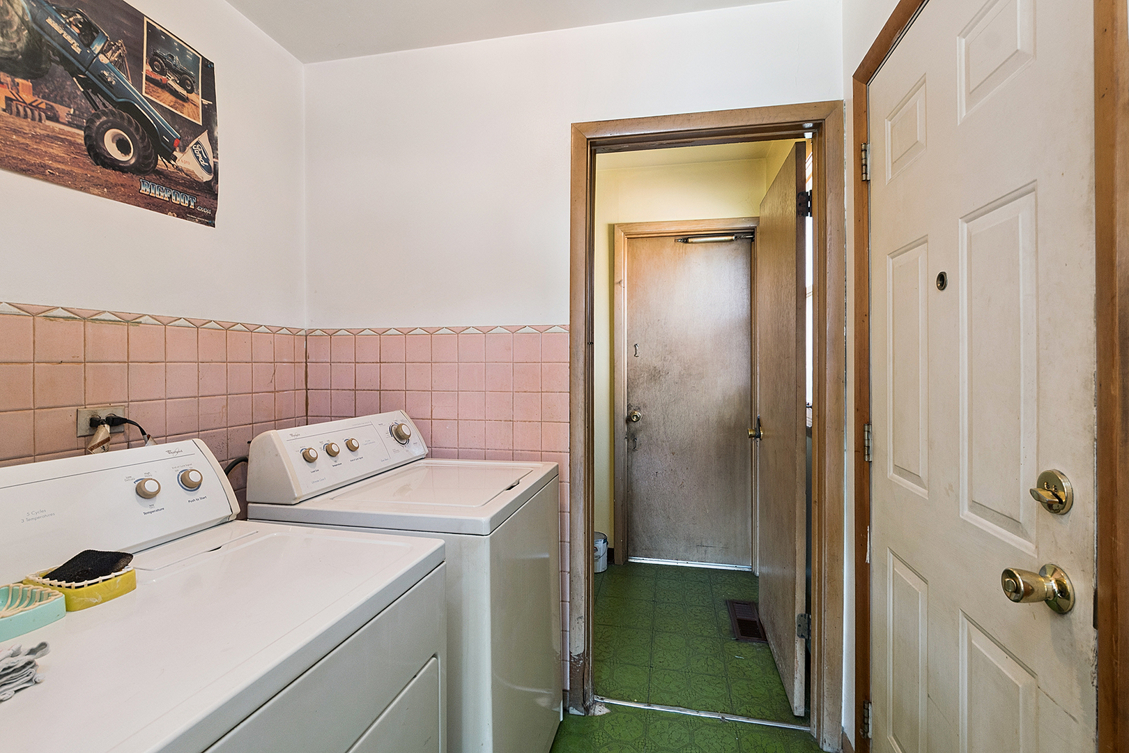 12917 S Marquette Avenue, Chicago, IL 60633