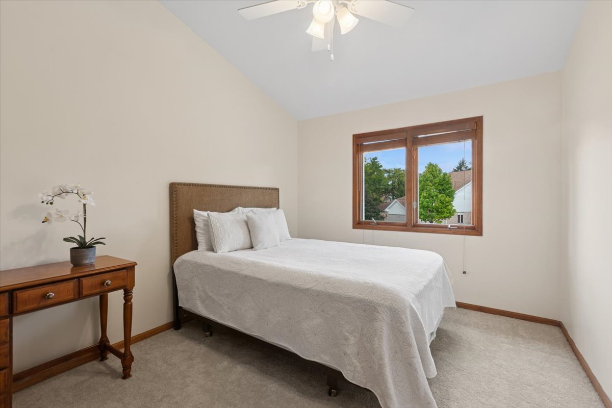 180 GROVE Court, Lemont, IL 60439