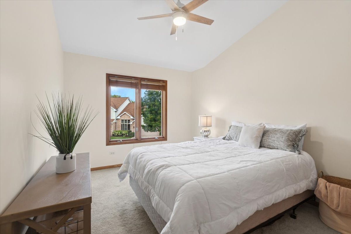 180 GROVE Court, Lemont, IL 60439