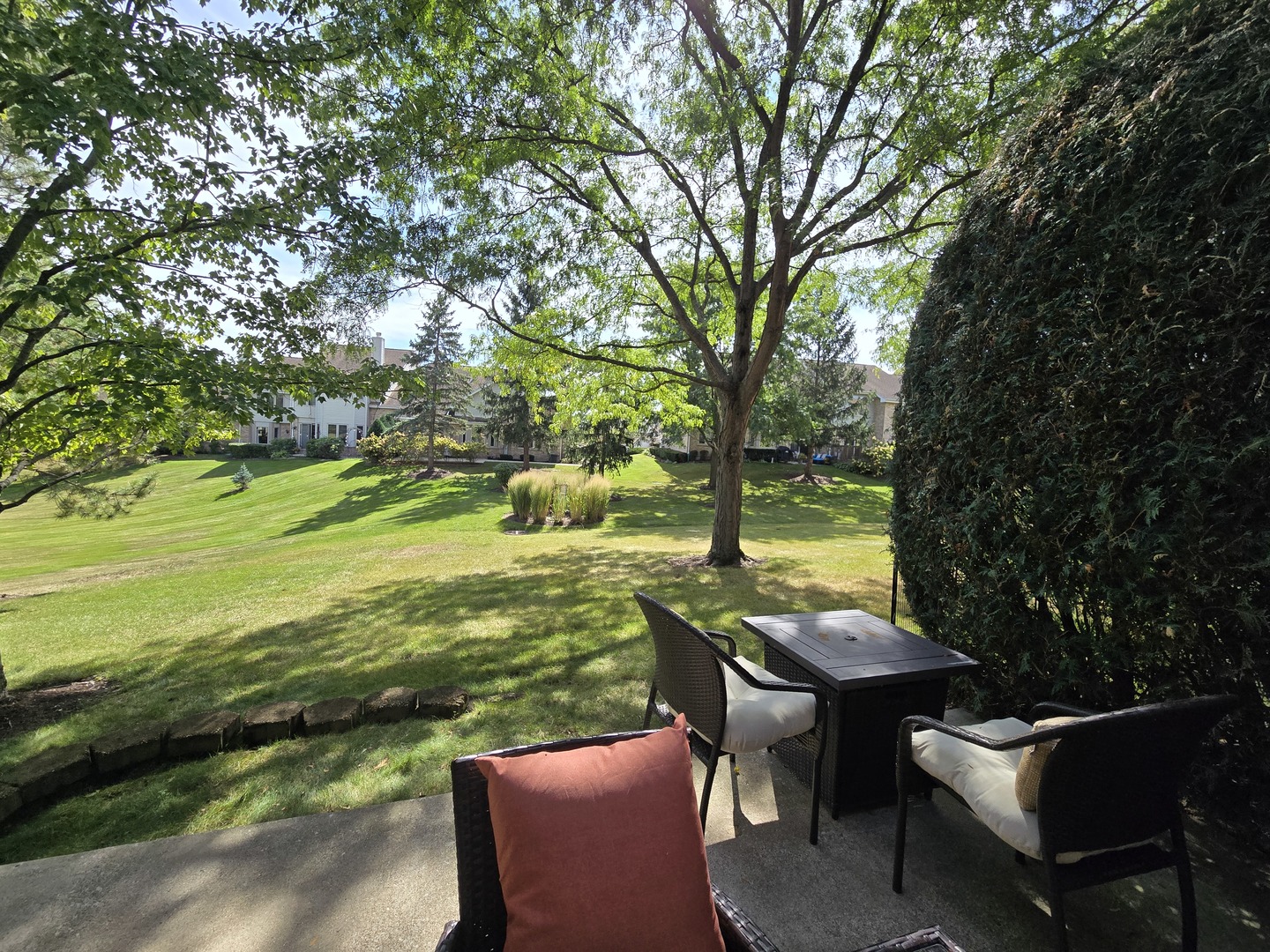 180 GROVE Court, Lemont, IL 60439