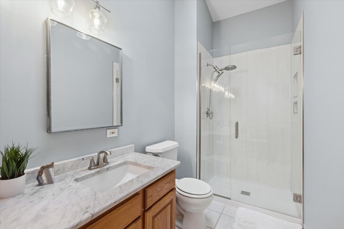 180 GROVE Court, Lemont, IL 60439