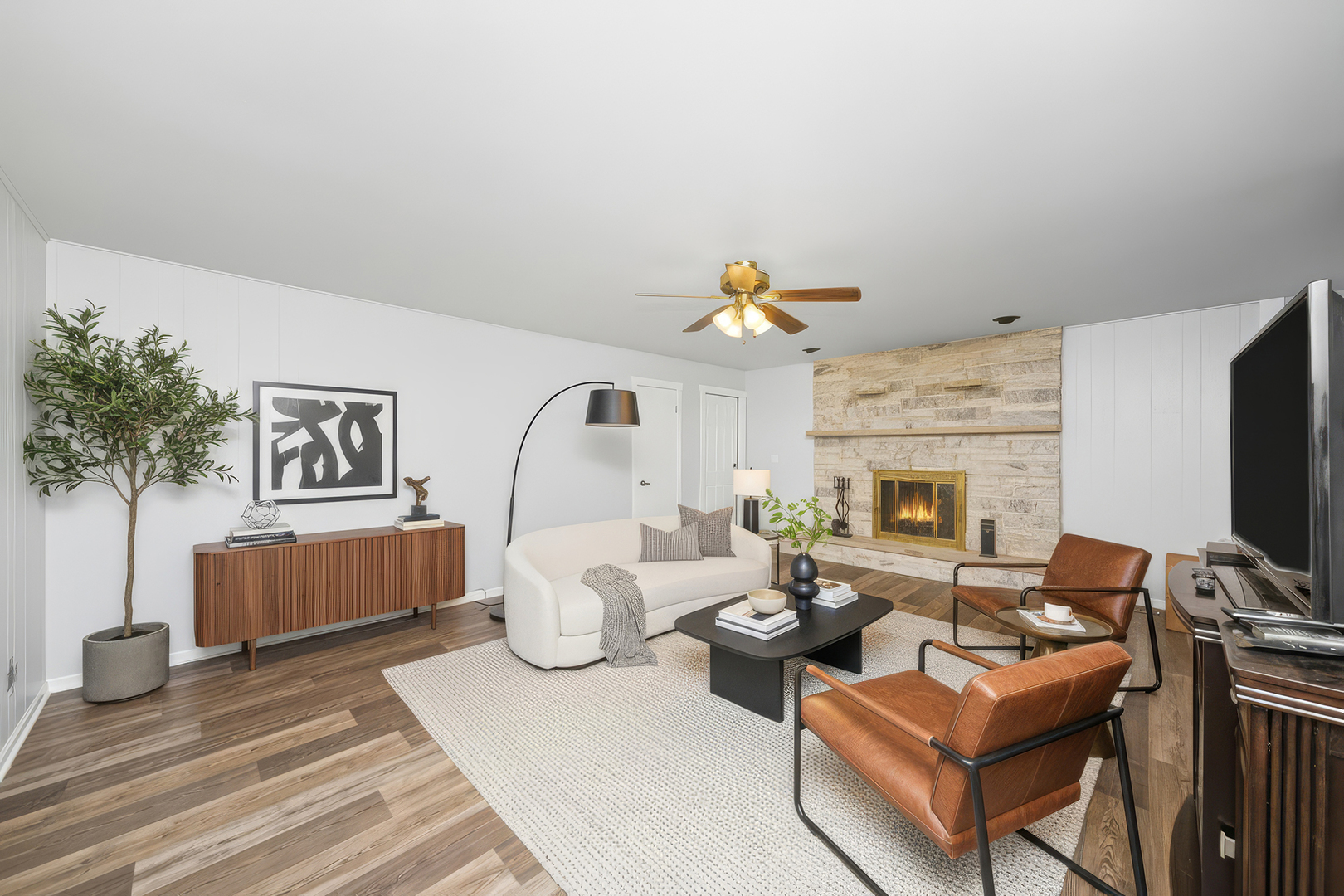 5S254 Middle Road, Naperville, IL 60563