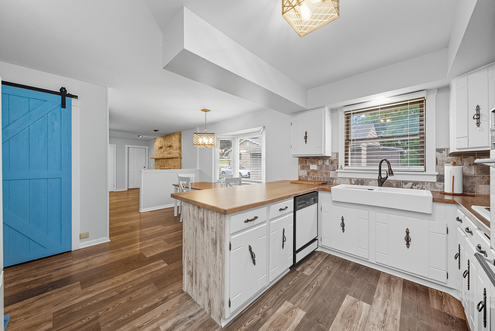 5S254 Middle Road, Naperville, IL 60563