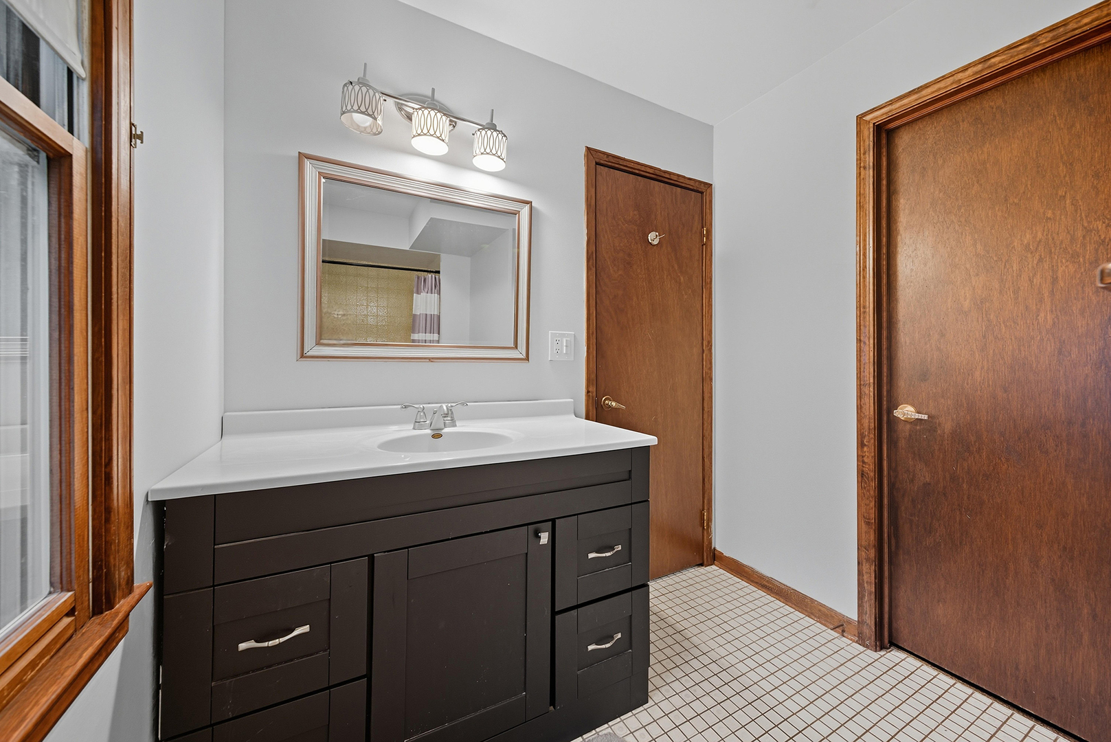 5S254 Middle Road, Naperville, IL 60563