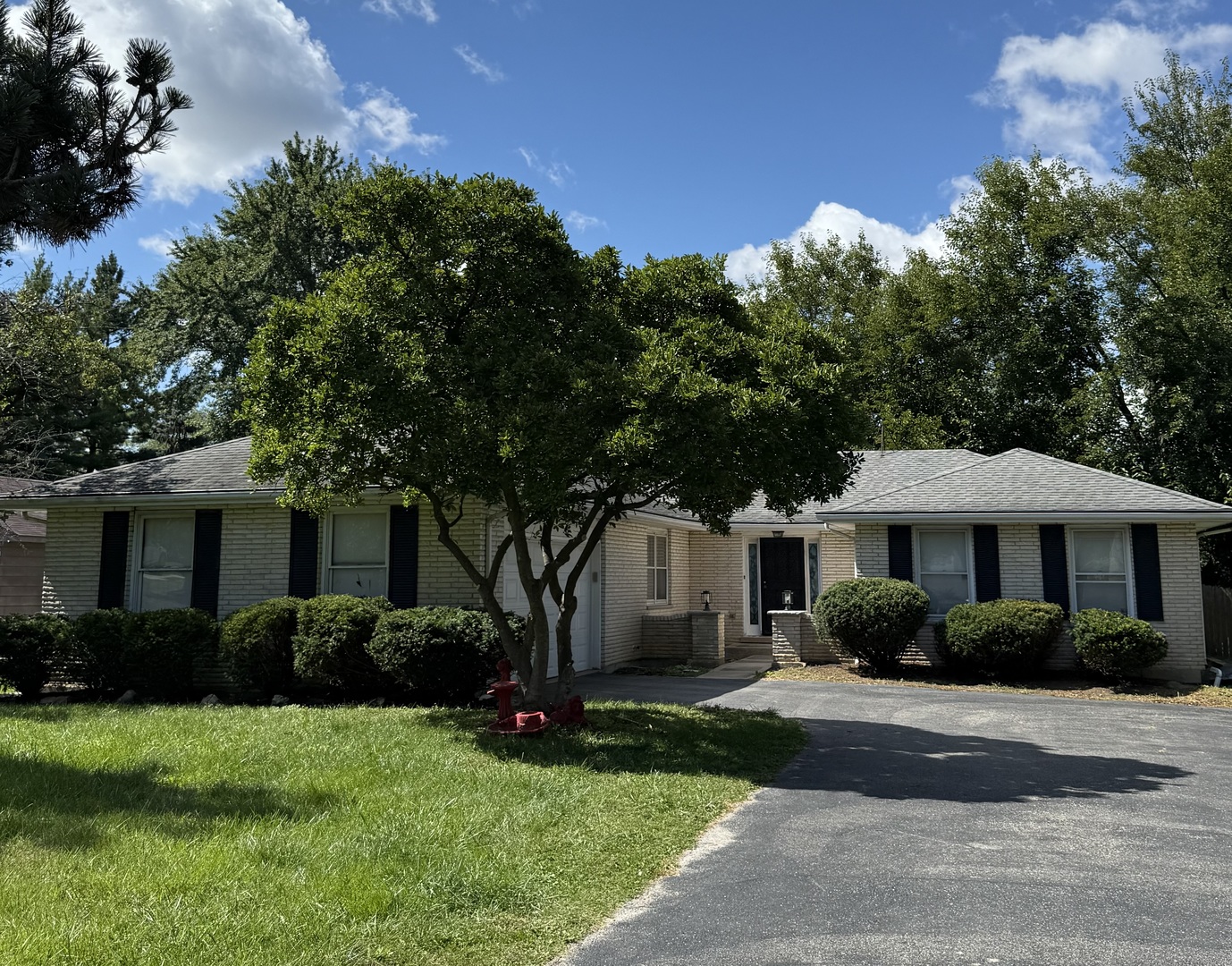 5S254 Middle Road, Naperville, IL 60563