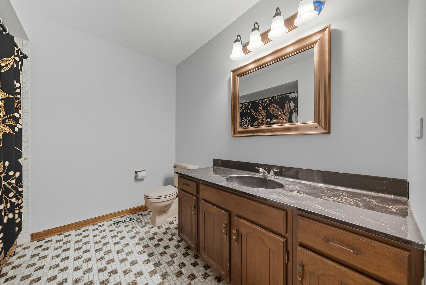 5S254 Middle Road, Naperville, IL 60563