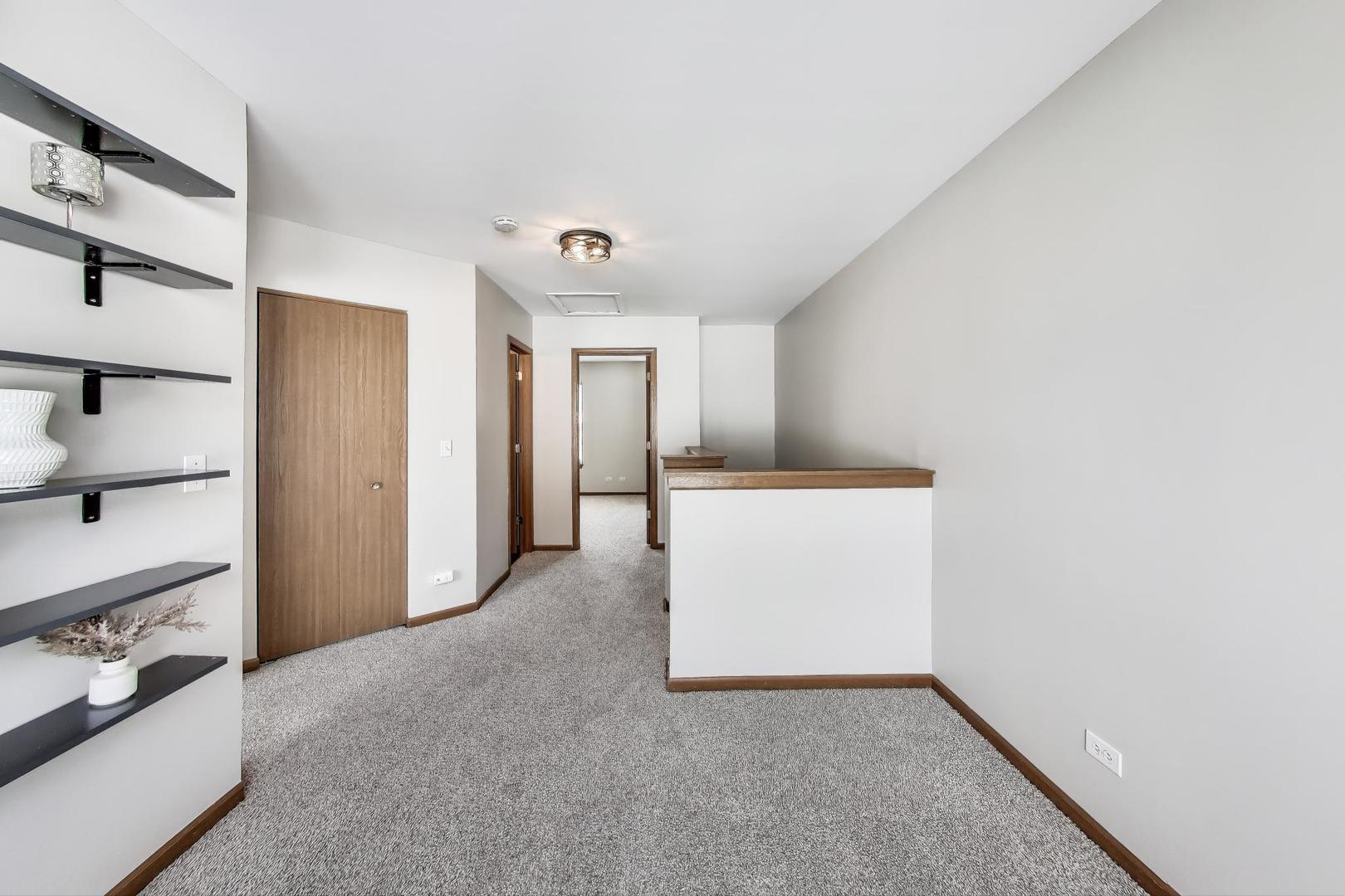 985 Manchester Circle #985, Grayslake, IL 60030