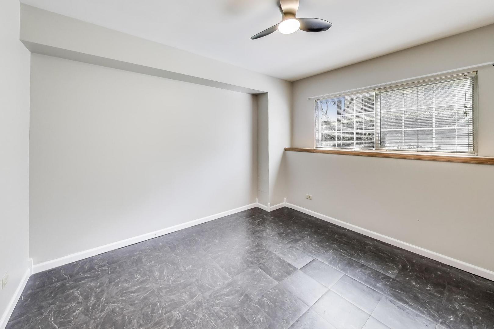 985 Manchester Circle #985, Grayslake, IL 60030