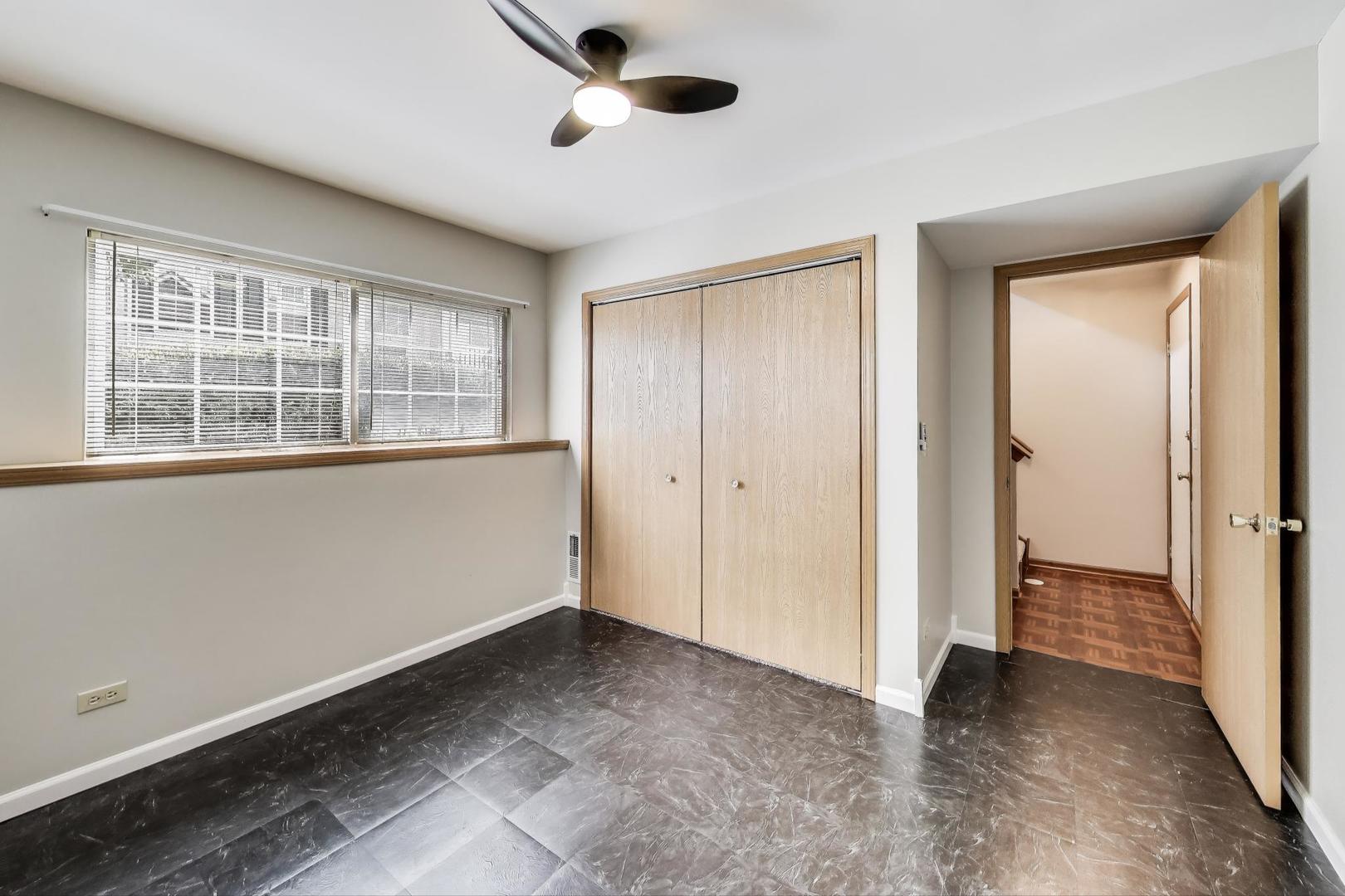 985 Manchester Circle #985, Grayslake, IL 60030