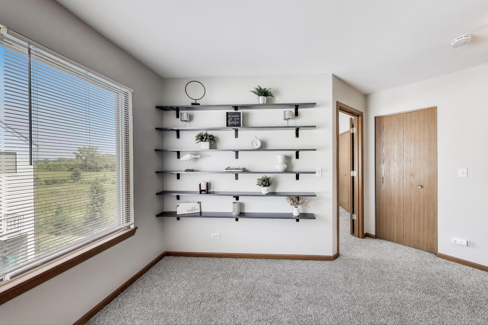 985 Manchester Circle #985, Grayslake, IL 60030