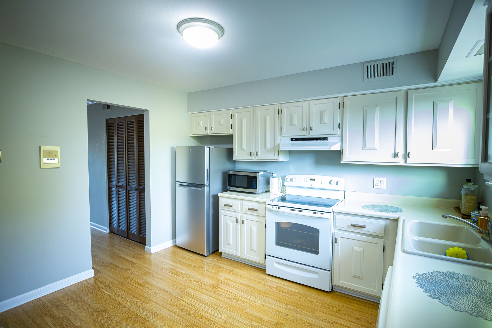 912 S Plum Grove Road #321, Palatine, IL 60067