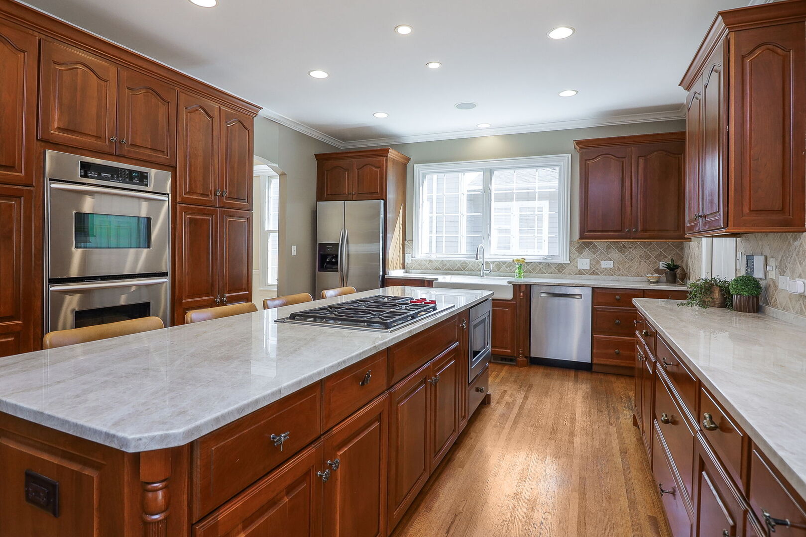5134 Elmwood Avenue, Downers Grove, IL 60515