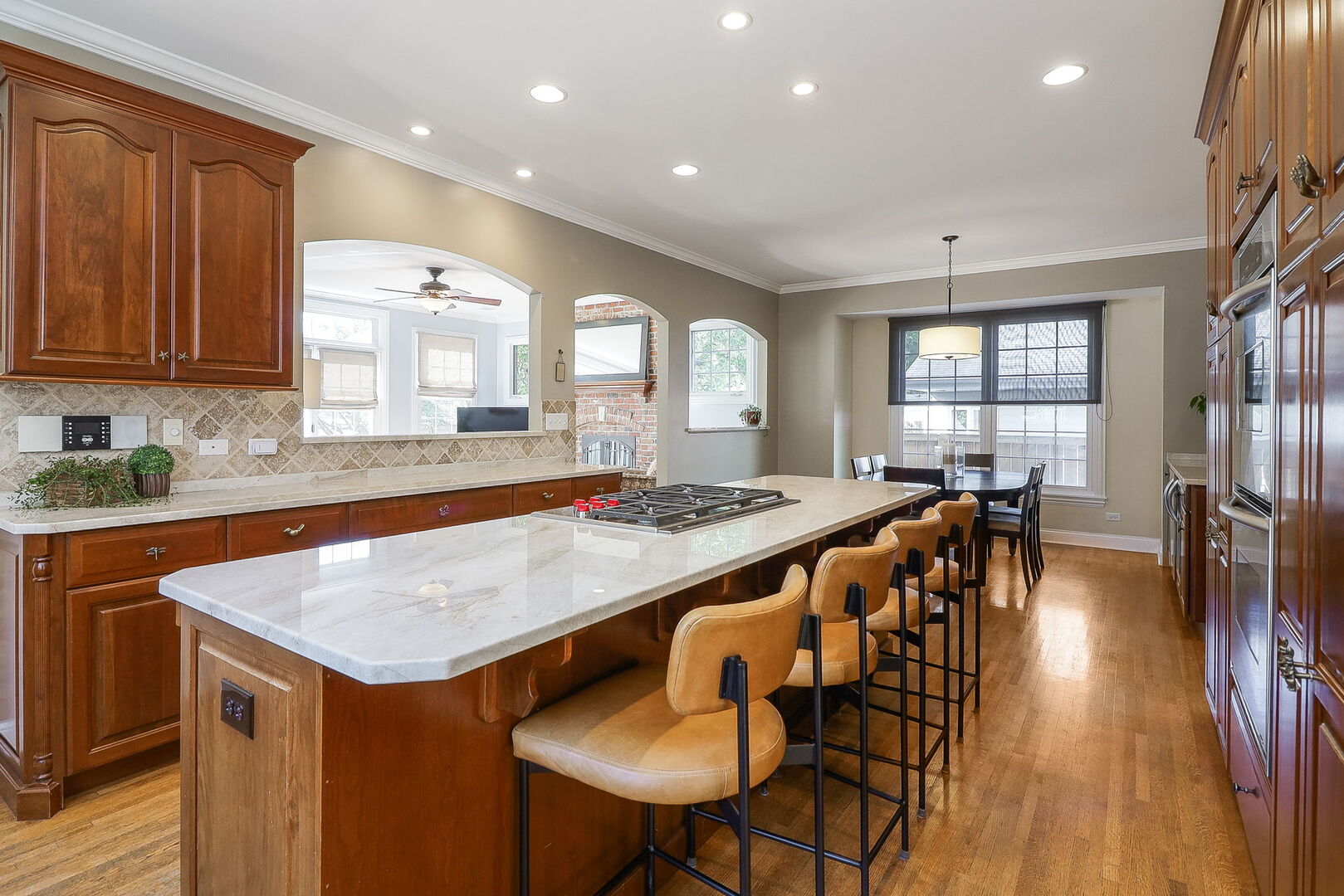 5134 Elmwood Avenue, Downers Grove, IL 60515