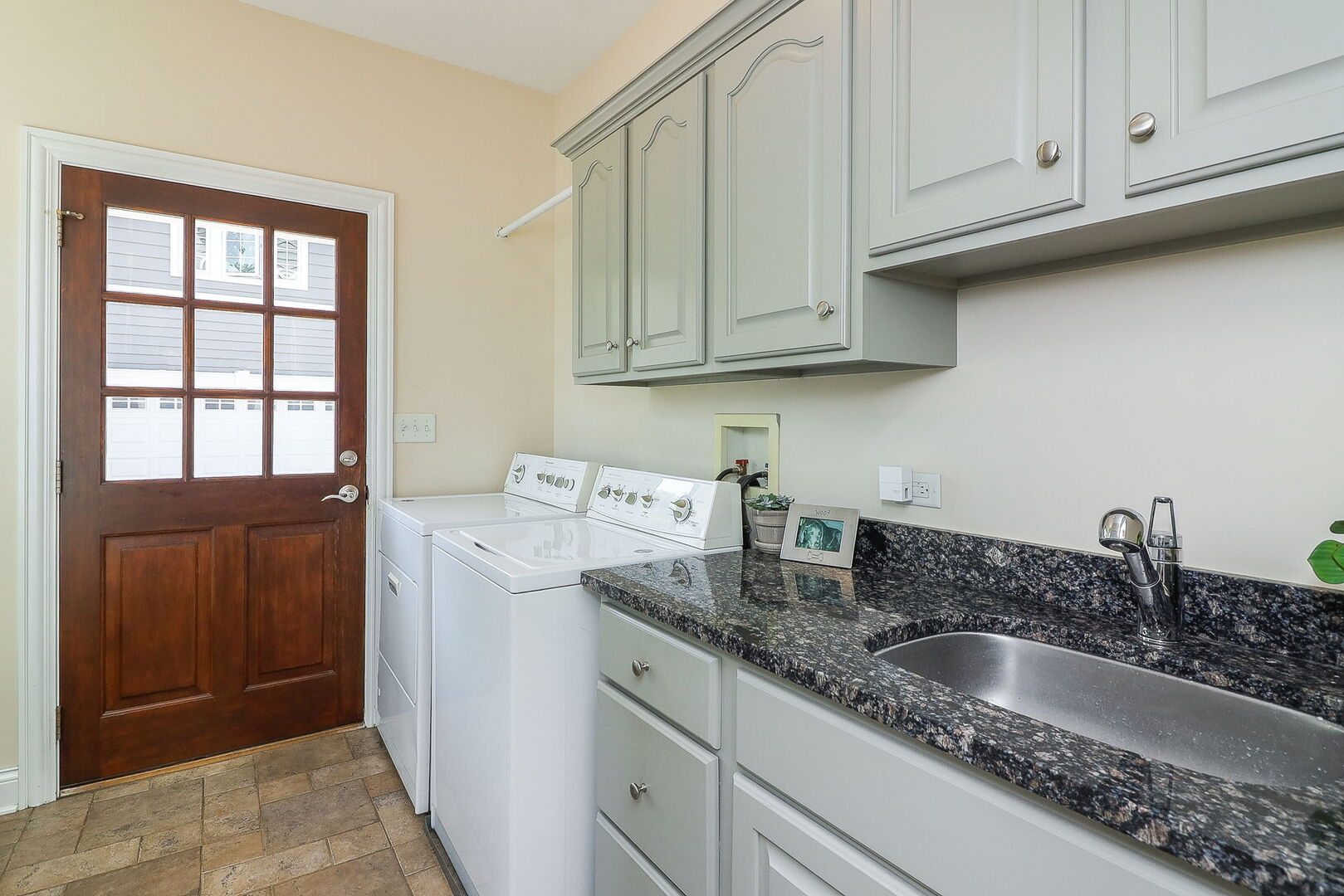 5134 Elmwood Avenue, Downers Grove, IL 60515