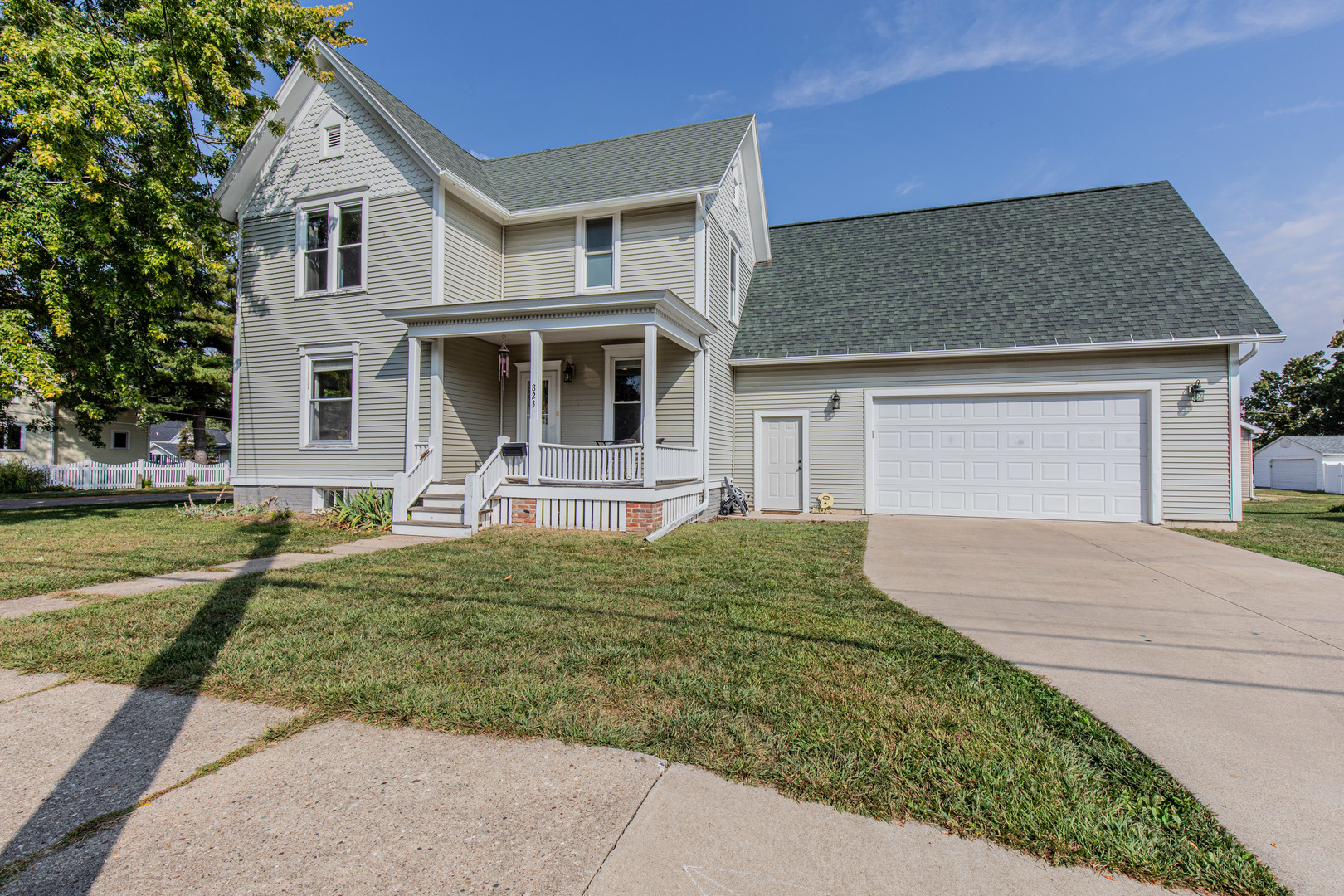 823 W Central Avenue, Princeton, IL 61356