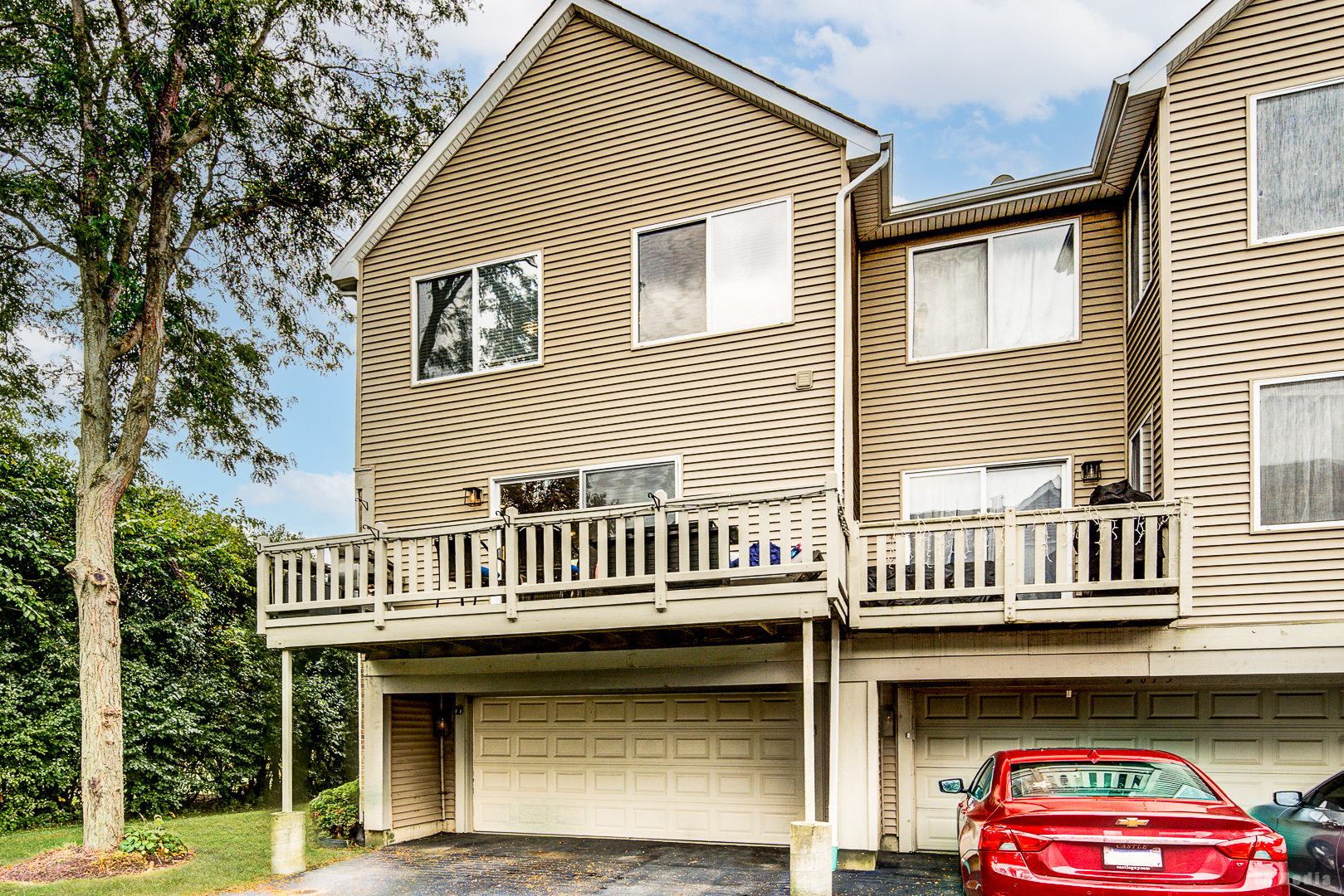 2611 Woodmere Drive, Darien, IL 60561