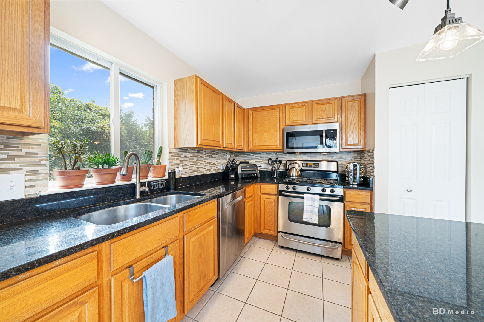 2611 Woodmere Drive, Darien, IL 60561