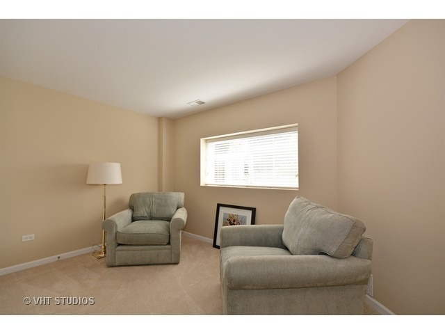 1949 OXLEY Circle #1949, Naperville, IL 60563