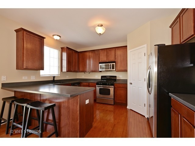1949 OXLEY Circle #1949, Naperville, IL 60563