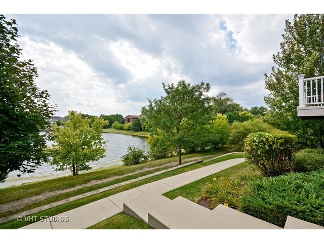 1949 OXLEY Circle #1949, Naperville, IL 60563