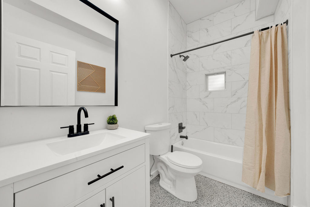 7527 S Ellis Avenue, Chicago, IL 60619