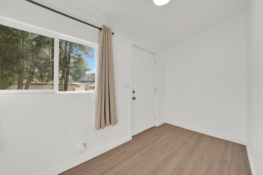 7527 S Ellis Avenue, Chicago, IL 60619