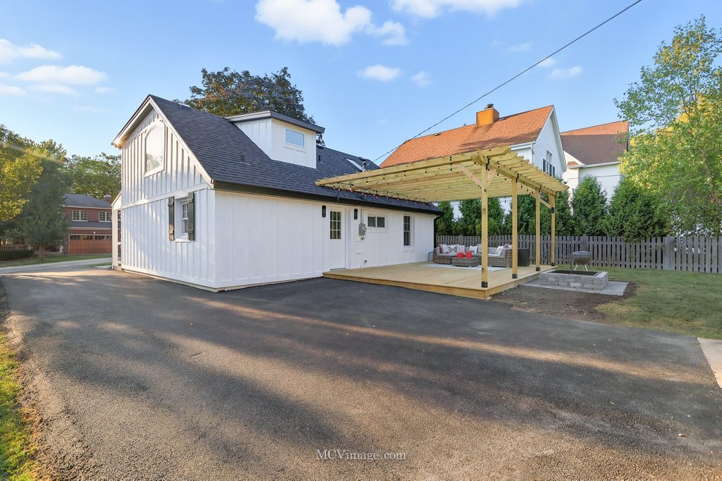 755 Division Street, Barrington, IL 60010