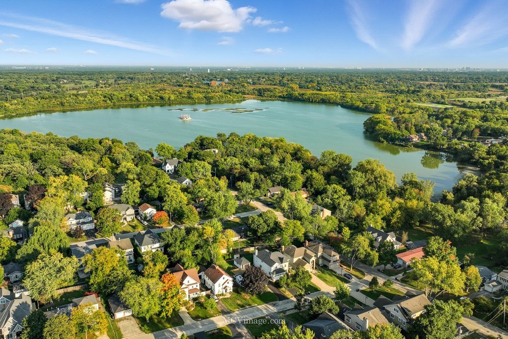 755 Division Street, Barrington, IL 60010
