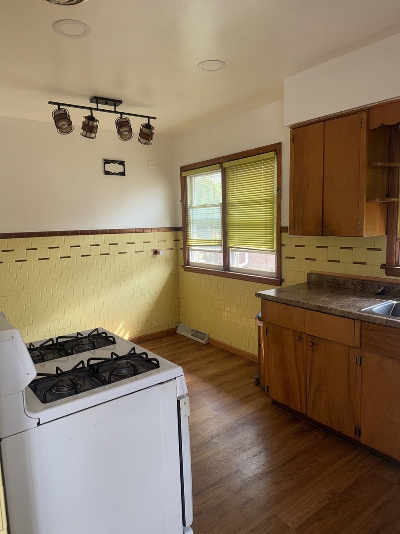 214 Eastgate Avenue, Chicago Heights, IL 60411