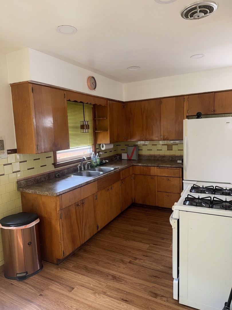 214 Eastgate Avenue, Chicago Heights, IL 60411