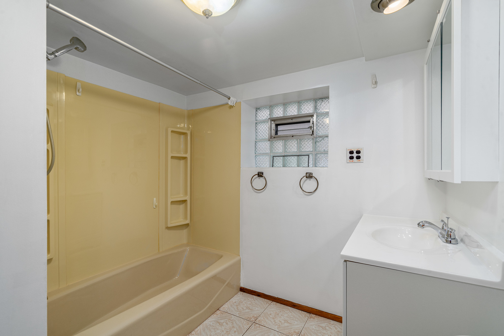 3824 WENONAH Avenue, Berwyn, IL 60402