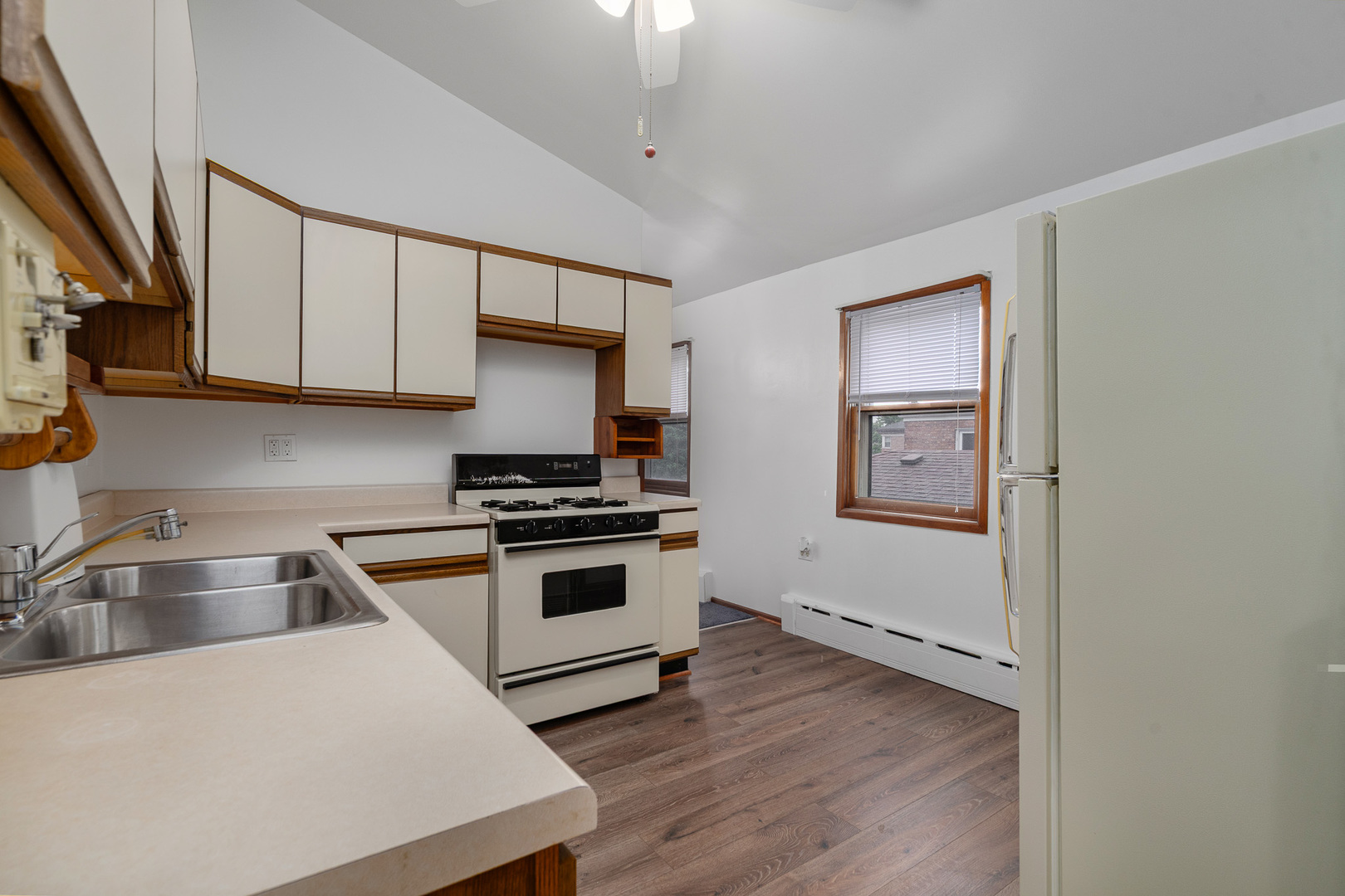 3824 WENONAH Avenue, Berwyn, IL 60402