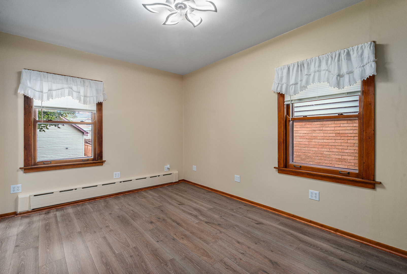 3824 WENONAH Avenue, Berwyn, IL 60402