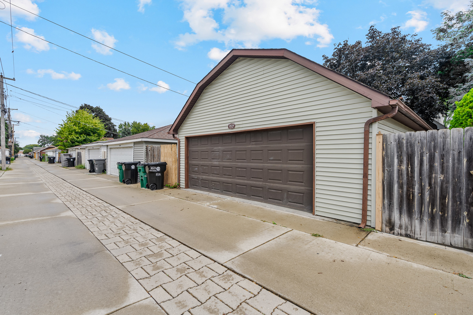 3824 WENONAH Avenue, Berwyn, IL 60402