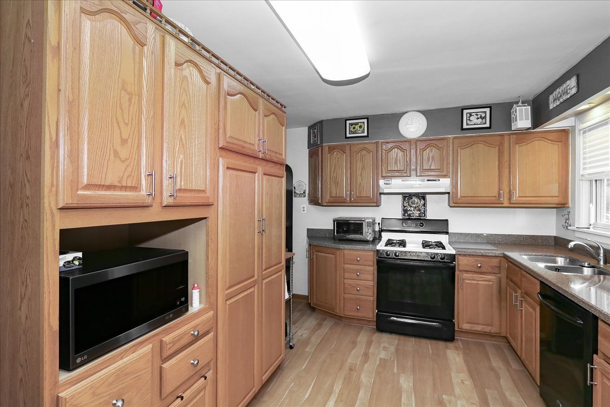 6 W Harding Road, Lombard, IL 60148