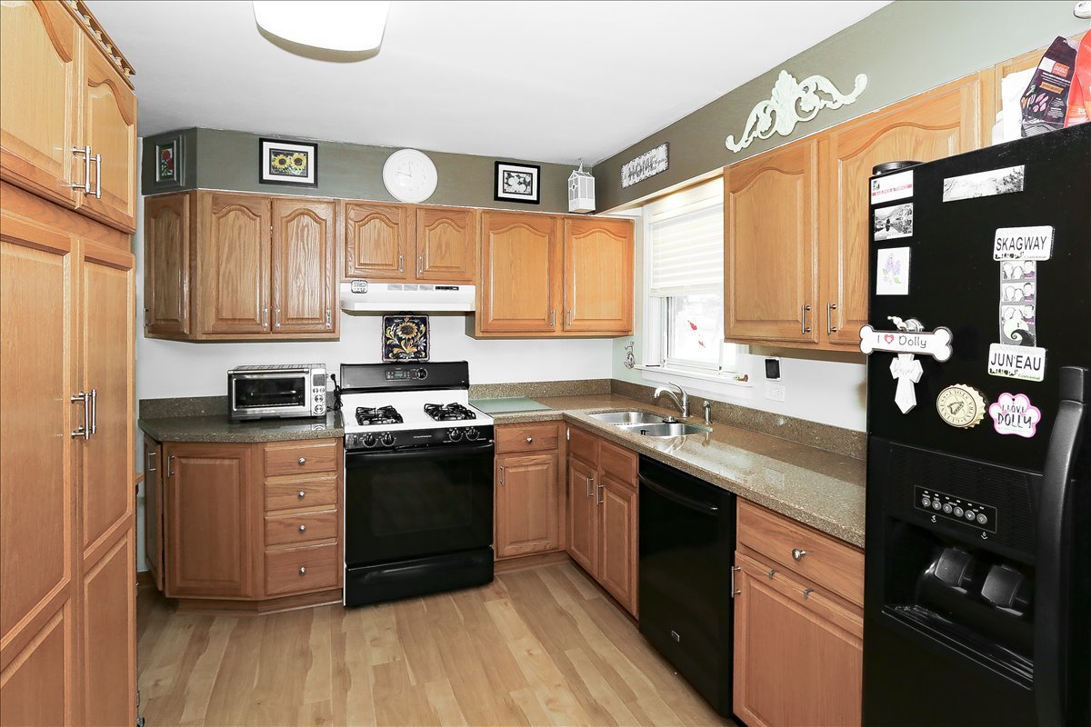 6 W Harding Road, Lombard, IL 60148