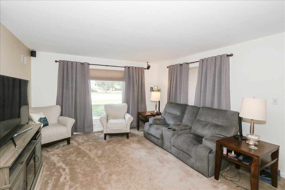 6 W Harding Road, Lombard, IL 60148