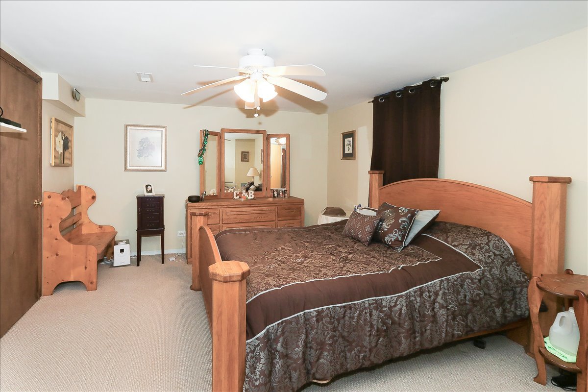 6 W Harding Road, Lombard, IL 60148